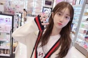 女主播宁远自己染布